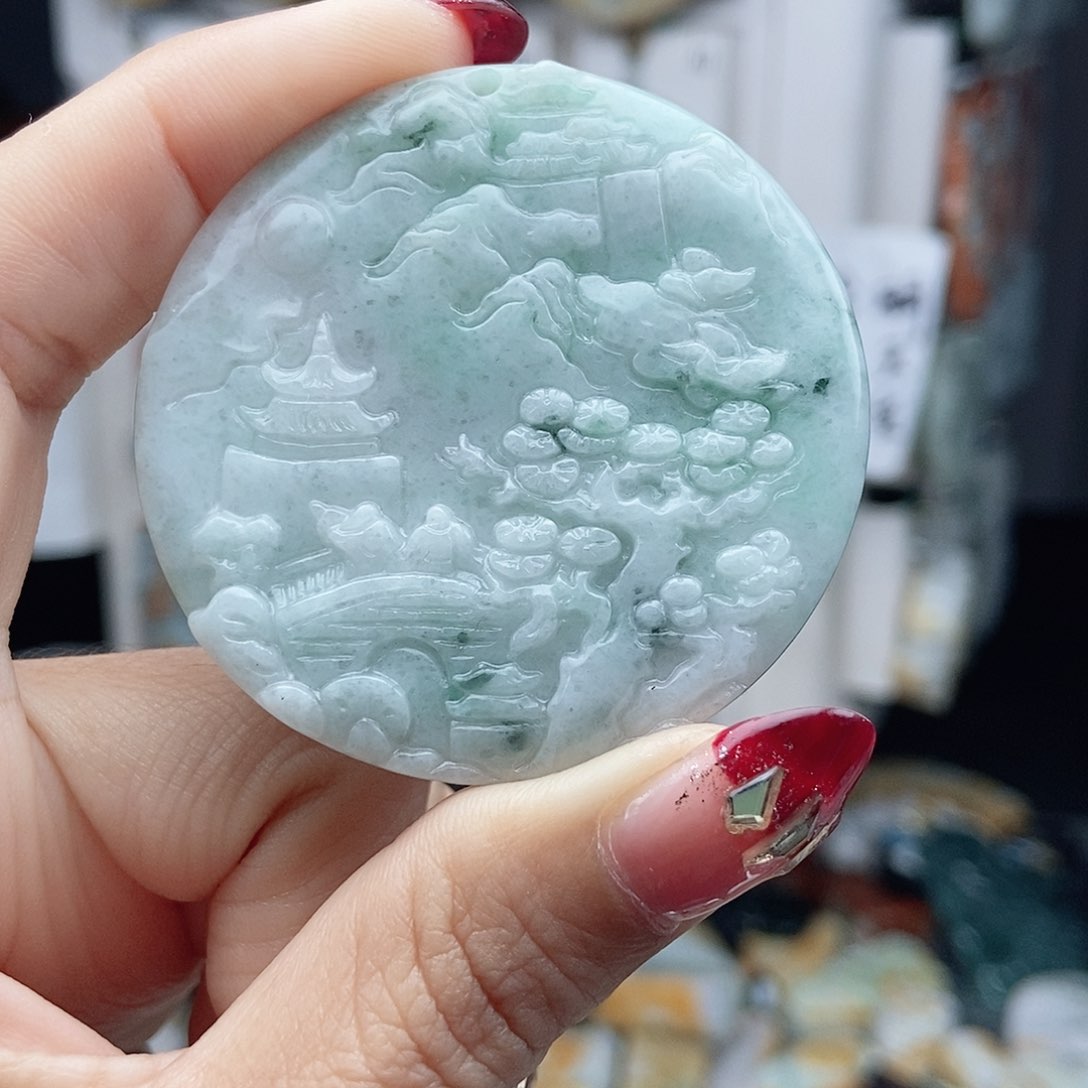 翡翠颈饰未镶嵌翡翠