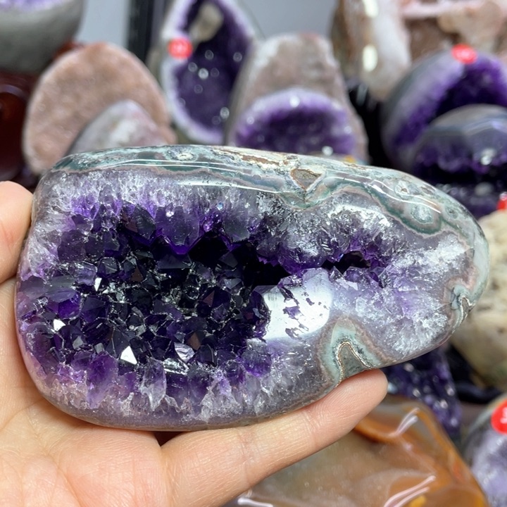 水晶摆件未镶嵌捡漏