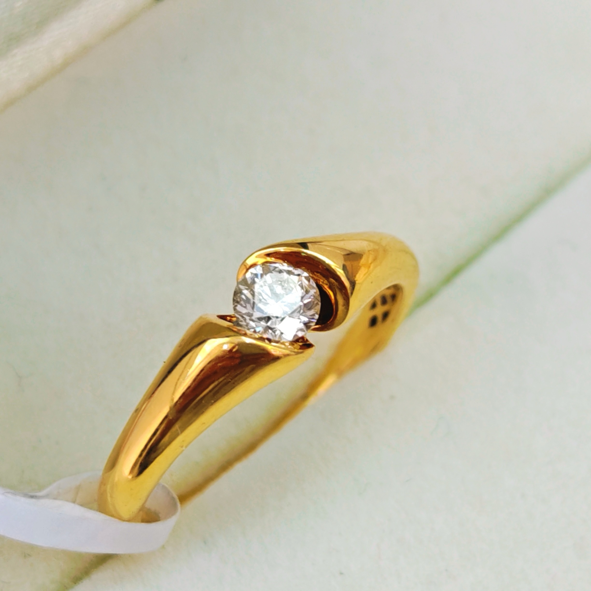 18K金天然钻石戒指0.35轻奢时尚简约