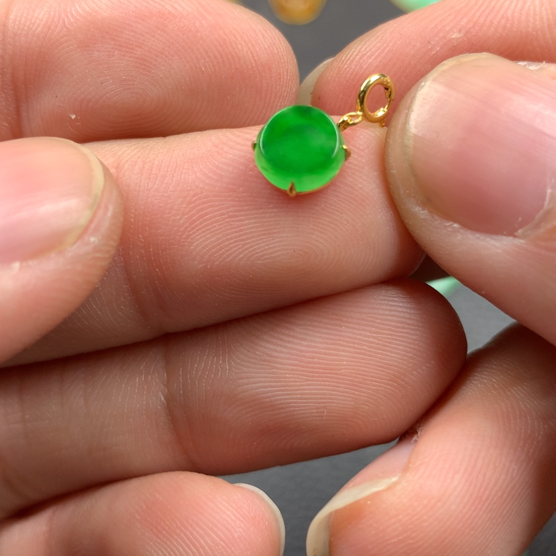 【闪购商品】颈饰18K金镶嵌翡翠翡翠