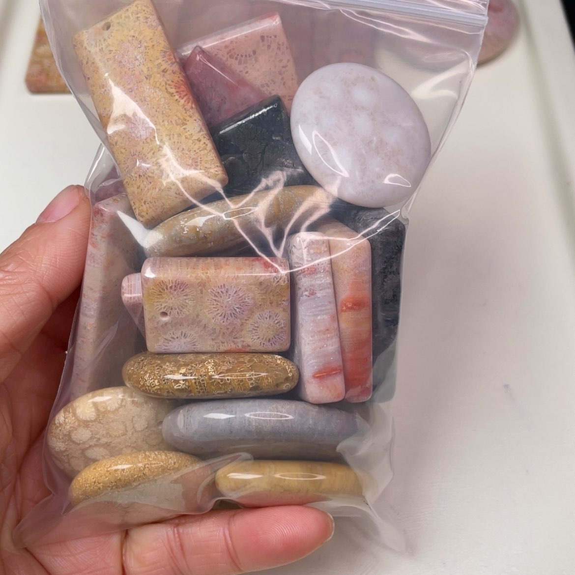 【闪购商品】未镶嵌吊坠(赠链)硅化玉星*W