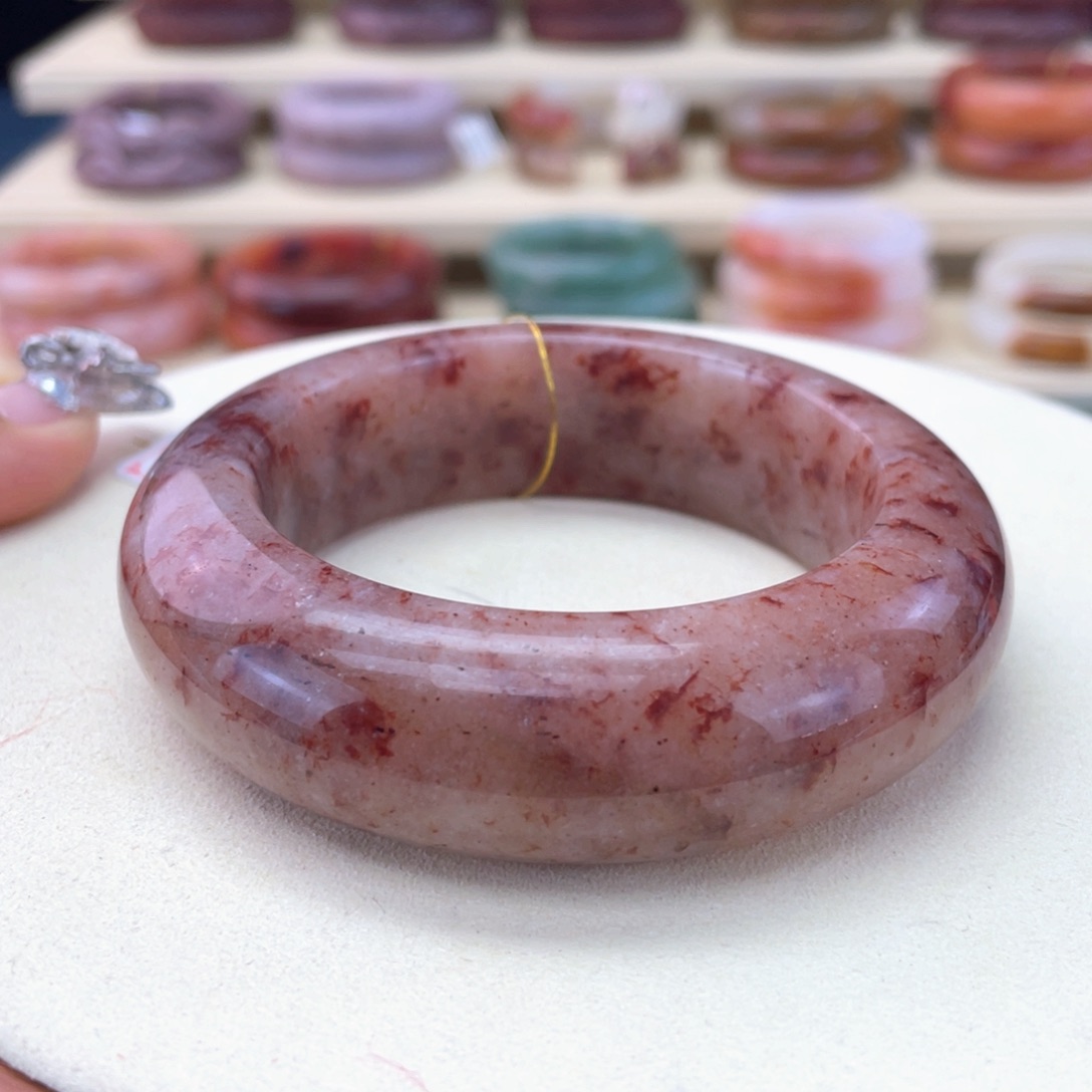 冰****石英岩玉手镯未镶嵌