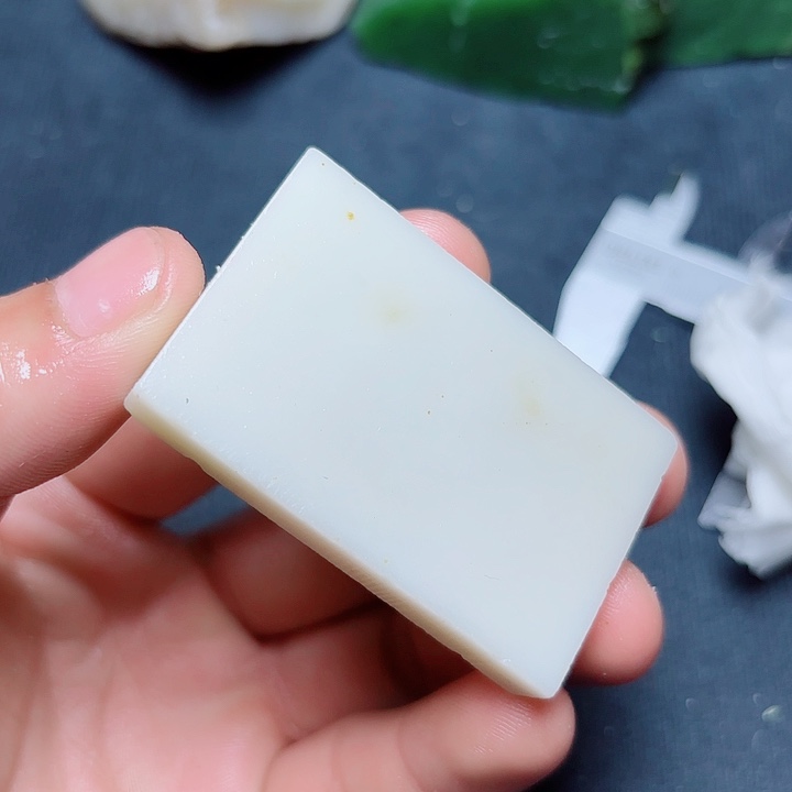 未镶嵌和田玉（糖玉）珠宝奇石