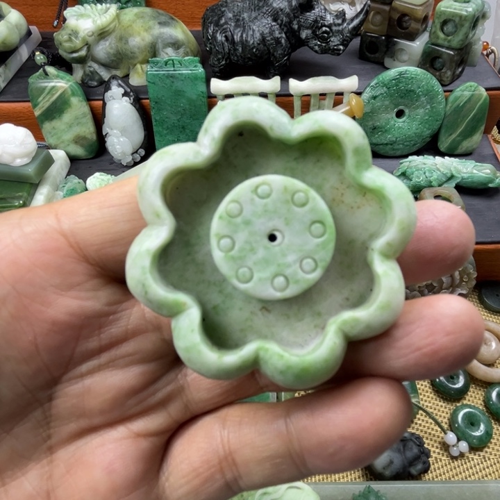 独山玉未镶嵌珠宝半成品