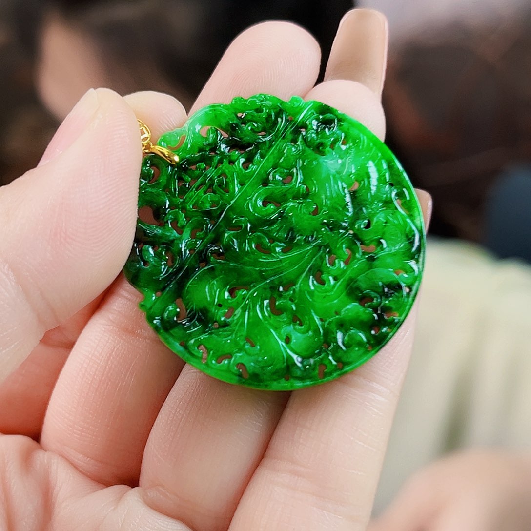 翡翠18K金镶嵌颈饰多样性