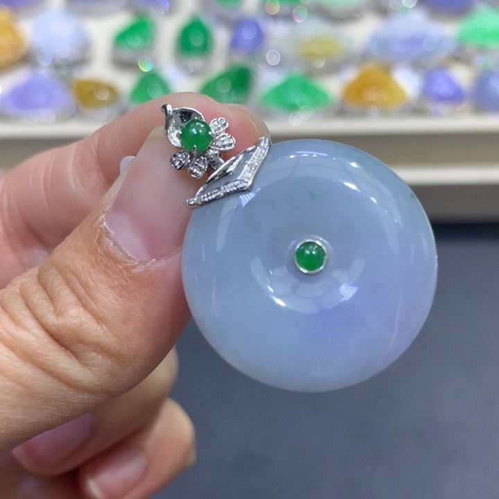 翡翠颈饰18K金镶嵌翡翠