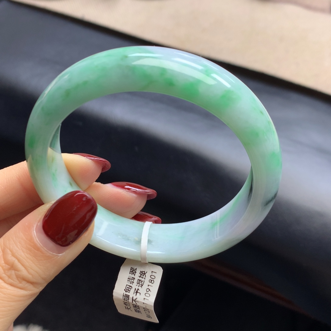 翡翠未镶嵌手镯白底青