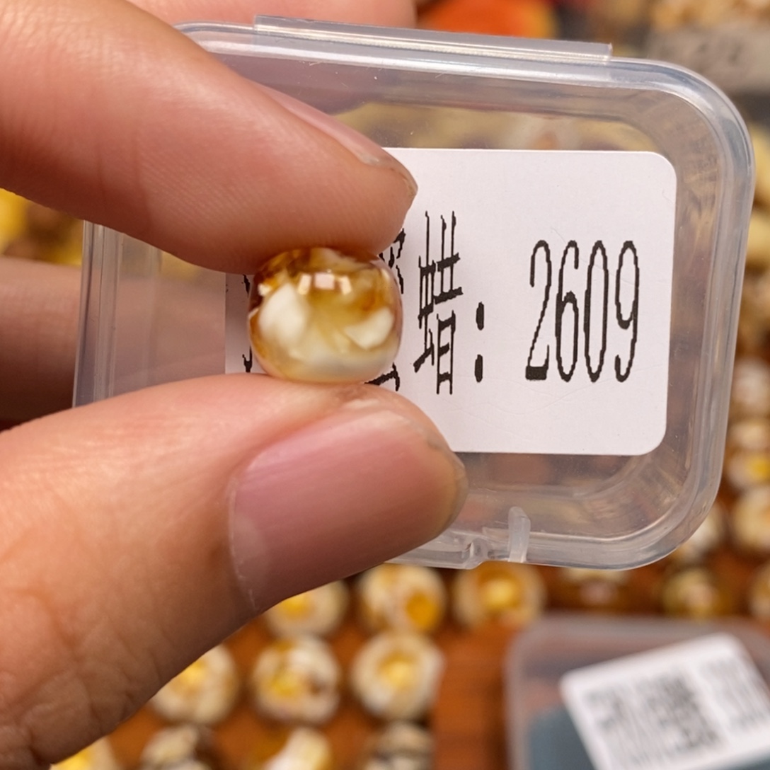 蜜蜡未镶嵌珠宝奇石2609