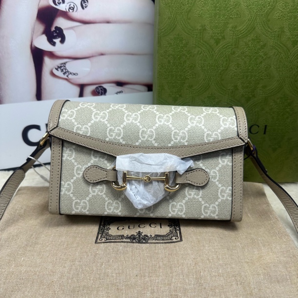 99新 GUCCI/古驰 燕麦色1955马衔扣老花横版手机包（全套）