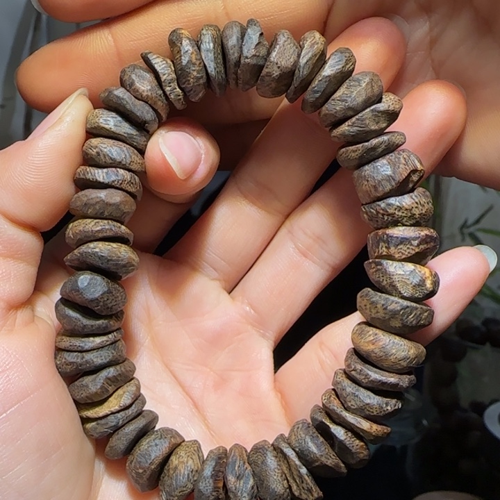 沉香手串原母树沉水树丁手串25克