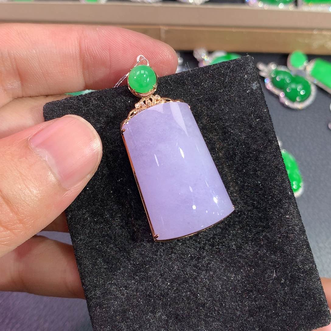 翡翠吊坠(赠链)18K金镶嵌