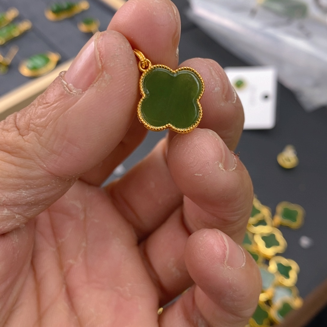 和田玉（碧玉）颈饰银S925镀金镶嵌