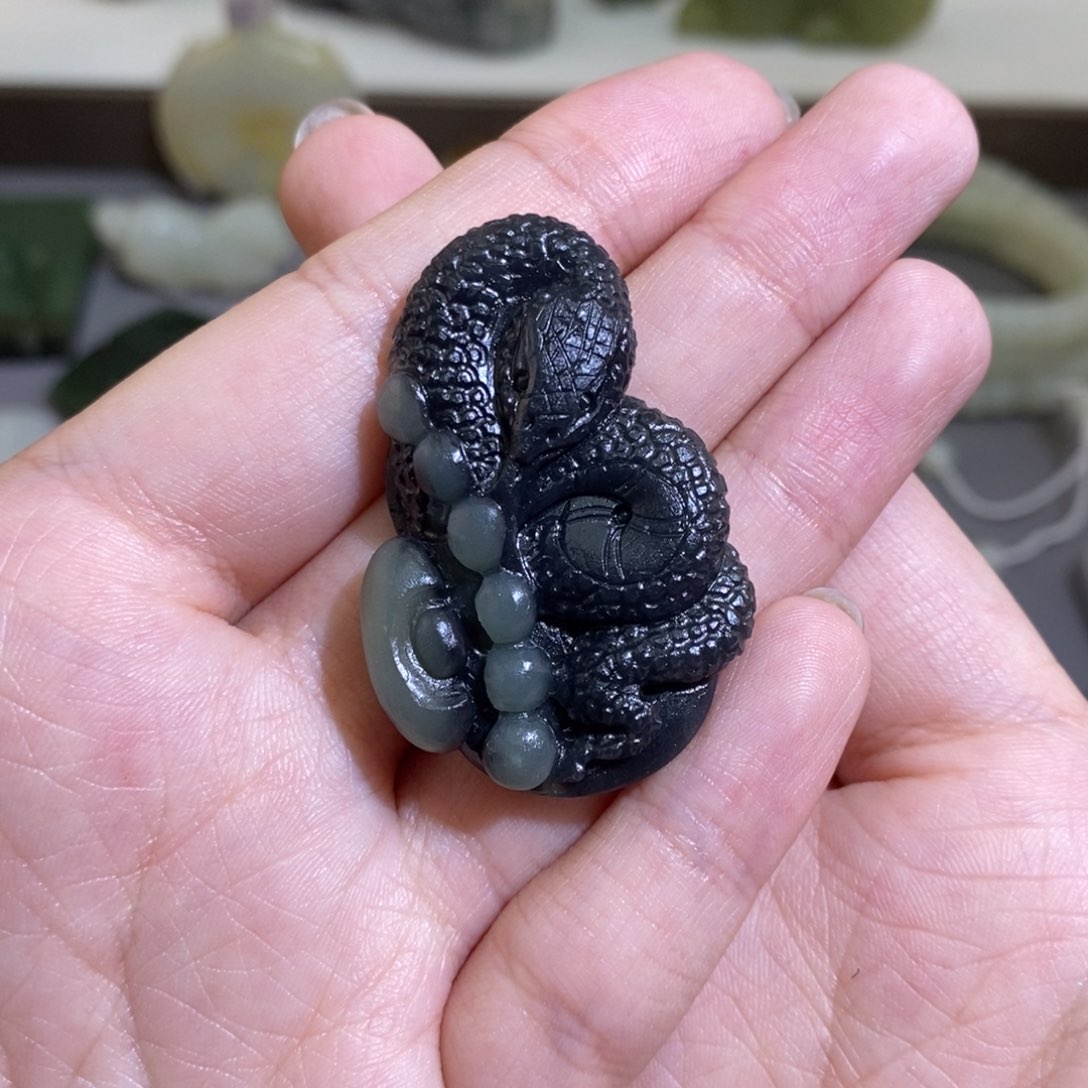 和田玉颈饰未镶嵌定制