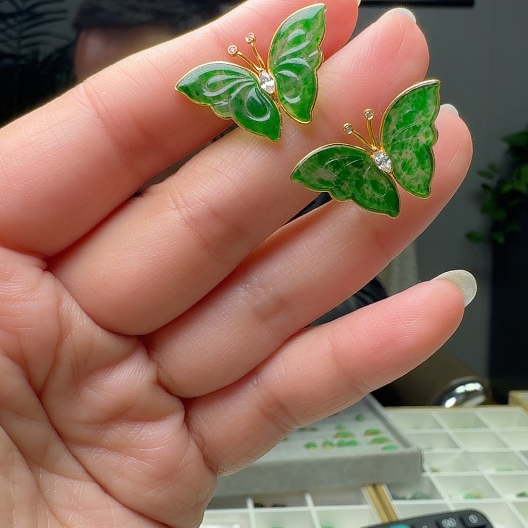 翡翠18K金镶嵌耳饰天然