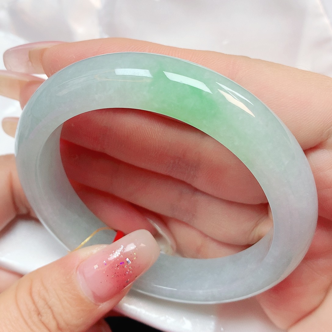 翡翠手镯未镶嵌抖音503