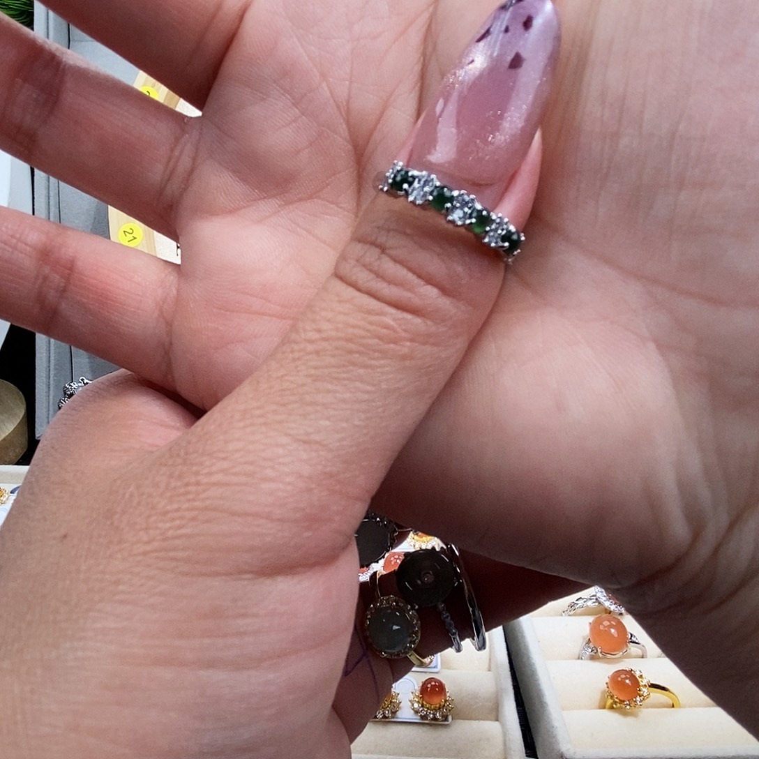 柒***瑤翡翠未镶嵌戒指缅甸