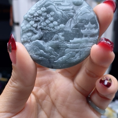 翡翠颈饰未镶嵌翡翠