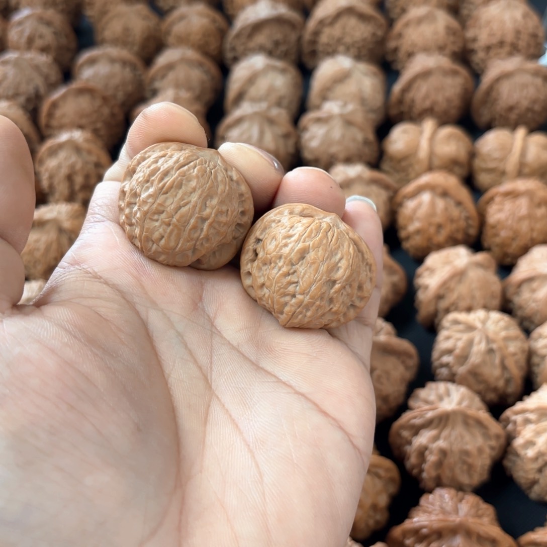 文玩核桃把件小**张乾隆磨