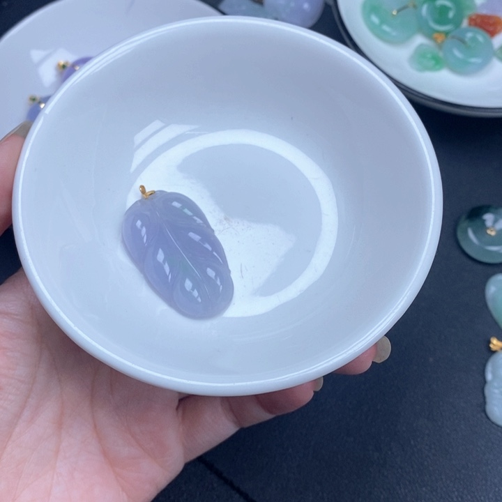 翡翠18K金镶嵌颈饰翡翠