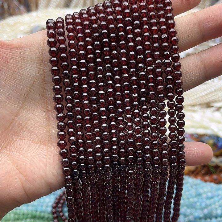 未镶嵌玛瑙/玉髓珠宝半成品一条4mm左右酒红石榴石