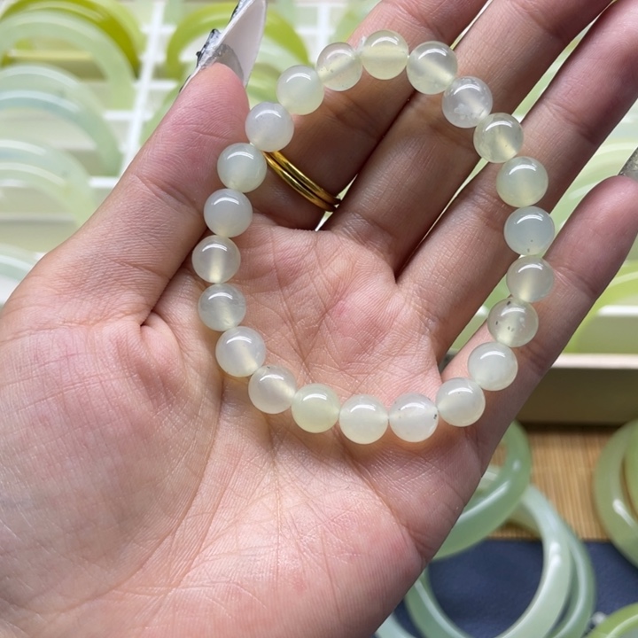 蛇纹石玉手镯未镶嵌是***子