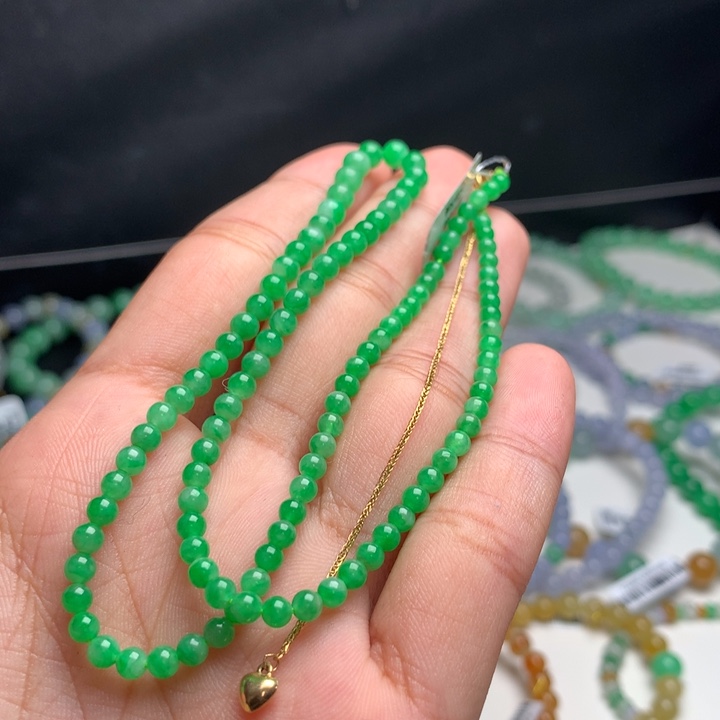 翡翠手镯未镶嵌卡