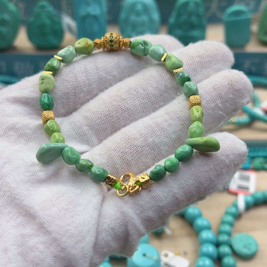 绿松石配饰未镶嵌