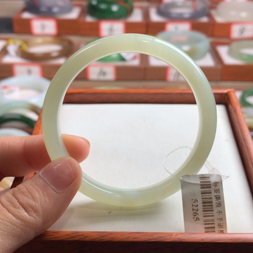 【闪购商品】和田玉手镯未镶嵌53.5