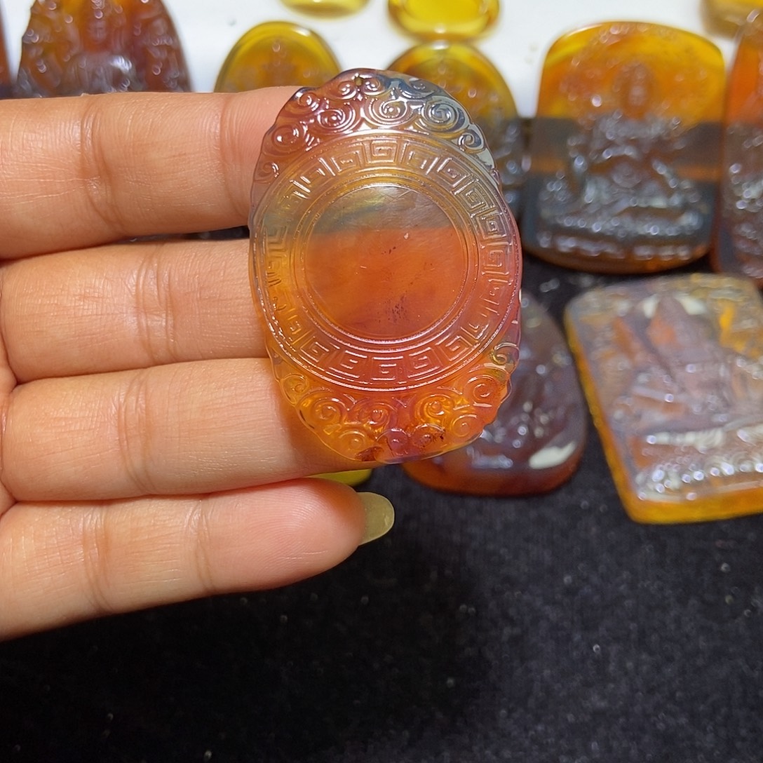 琥珀未镶嵌颈饰缅甸天然琥珀吊坠