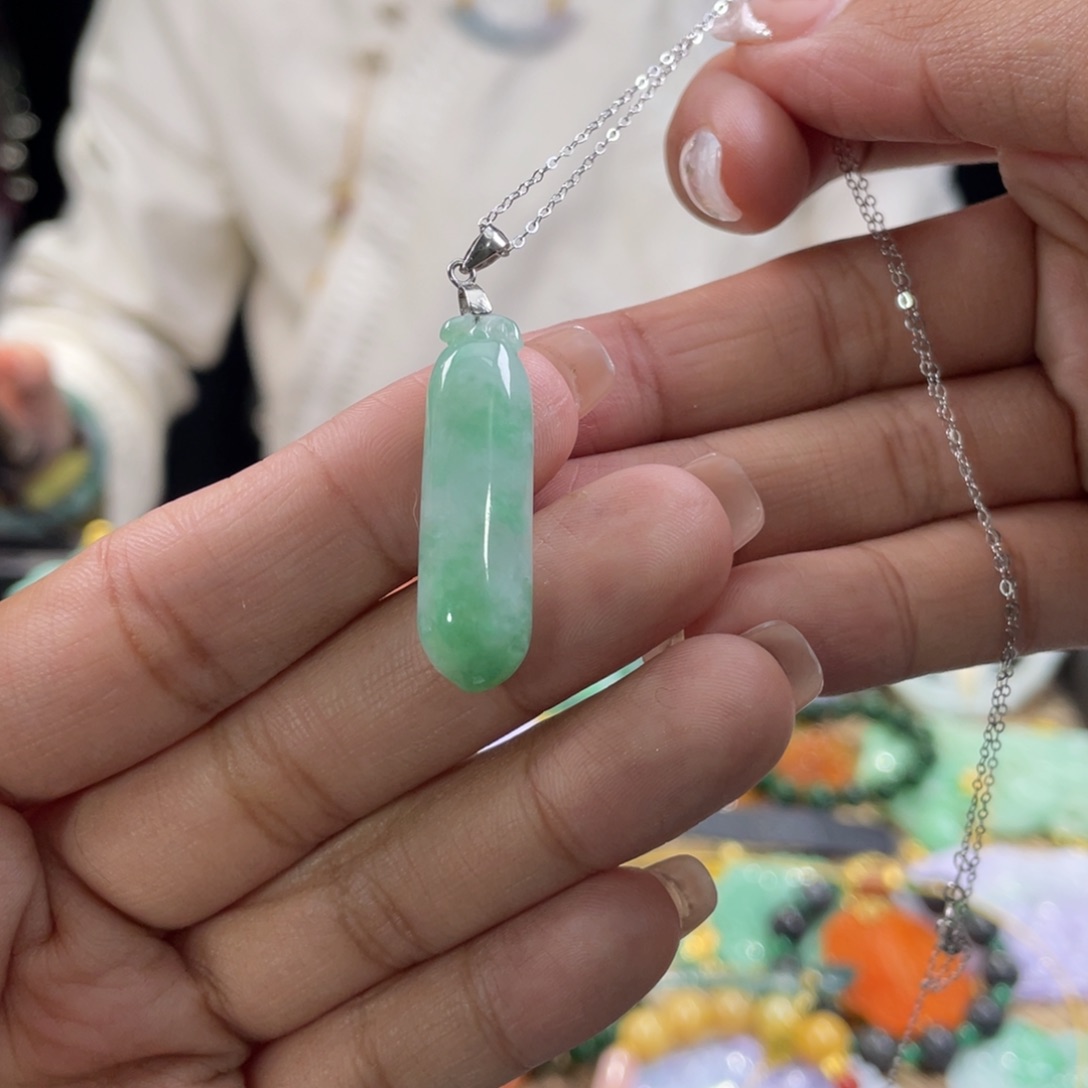 翡翠颈饰未镶嵌代编织