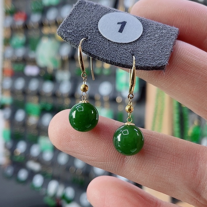 18K金镶嵌和田玉耳饰