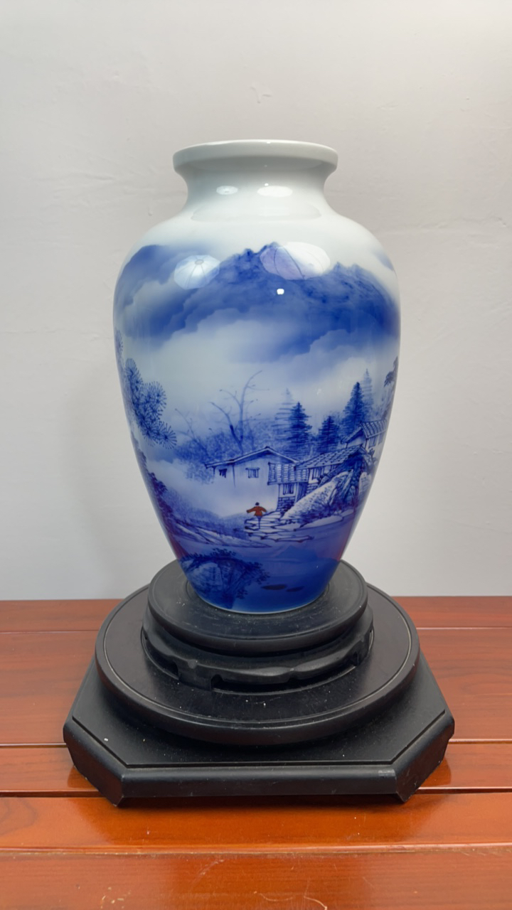 省大师陈老高向泥国画山水观音尊瓶