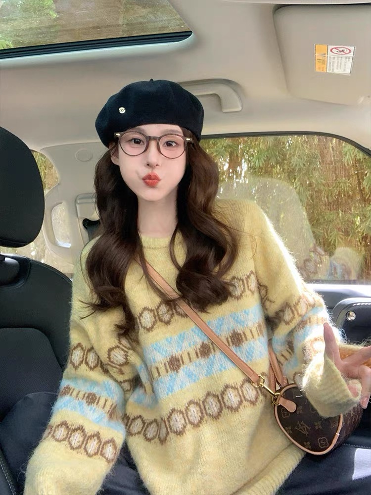 孕妇慵懒风杏色卡通提花软糯毛衣针织衫女装冬季减龄显瘦宽松上衣