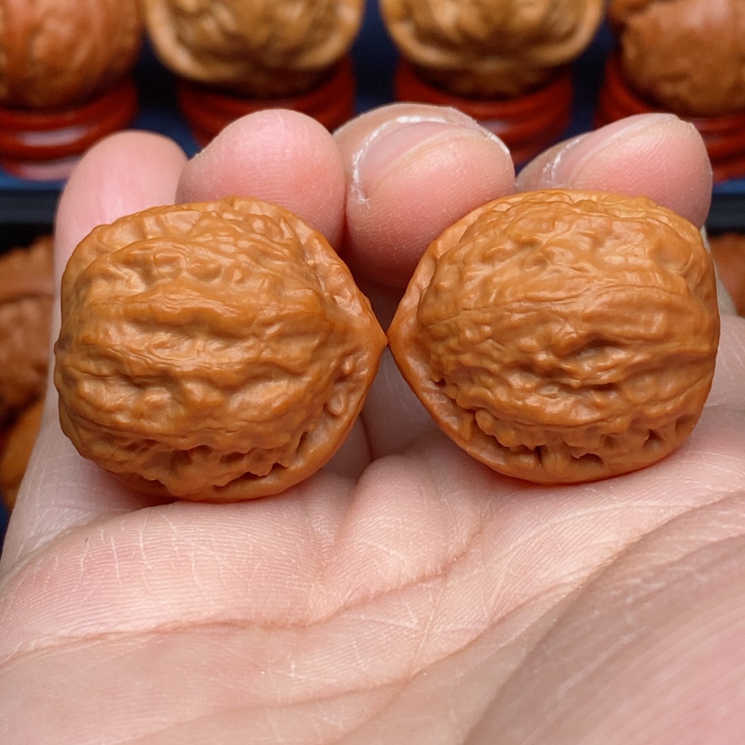 把件文玩核桃手捻野生精品鸡心粗筋