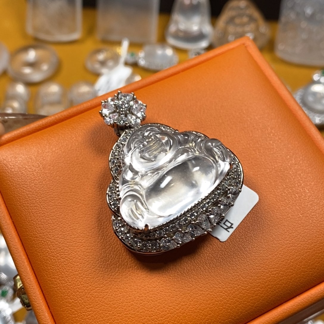 p****石英质玉银S925镶嵌颈饰茅台白黑钢炸光佛