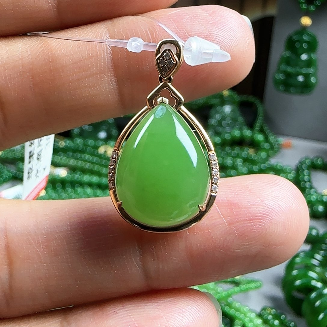 和田玉（碧玉）颈饰18K金镶嵌