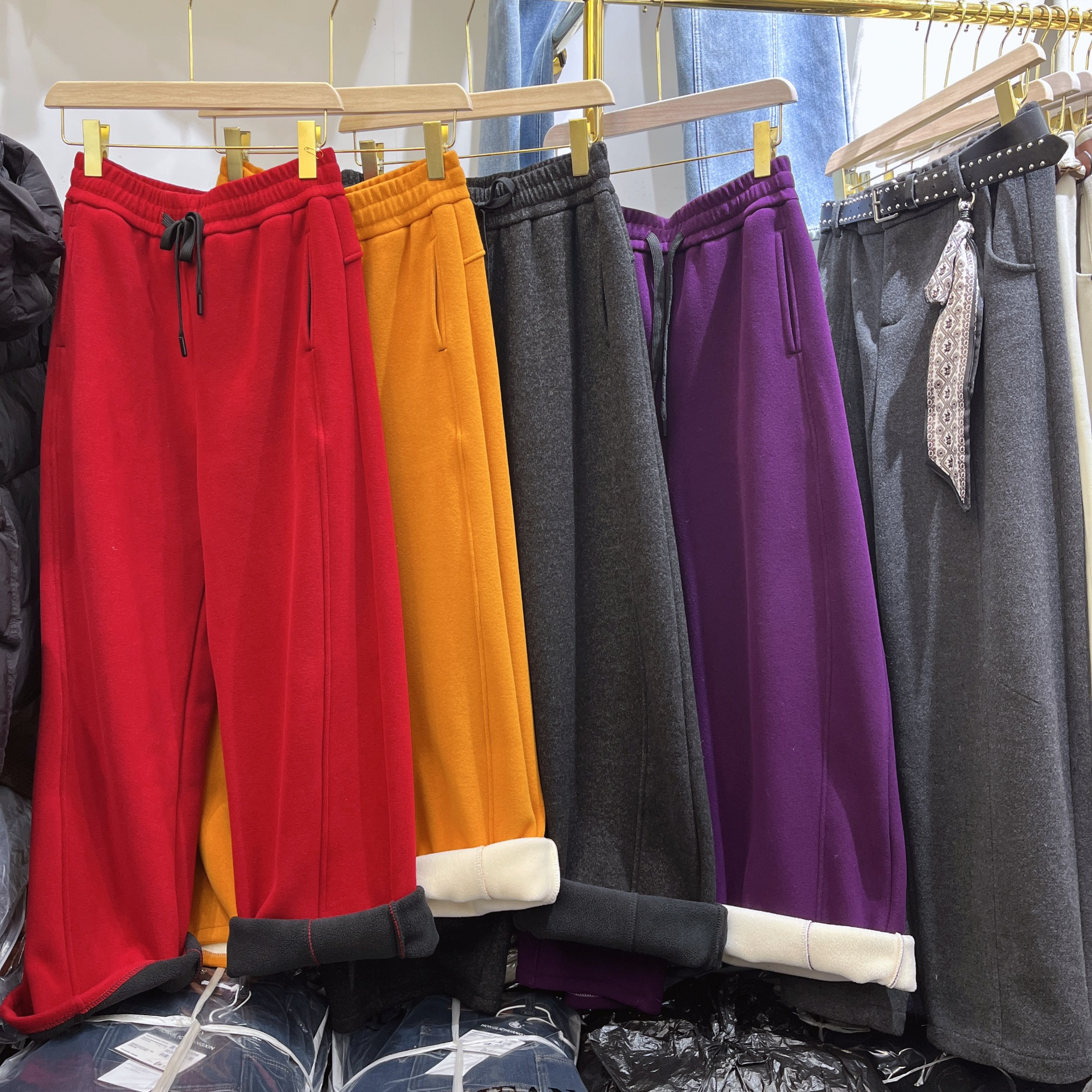 888加绒洋气休闲糯米绒弯刀直筒裤