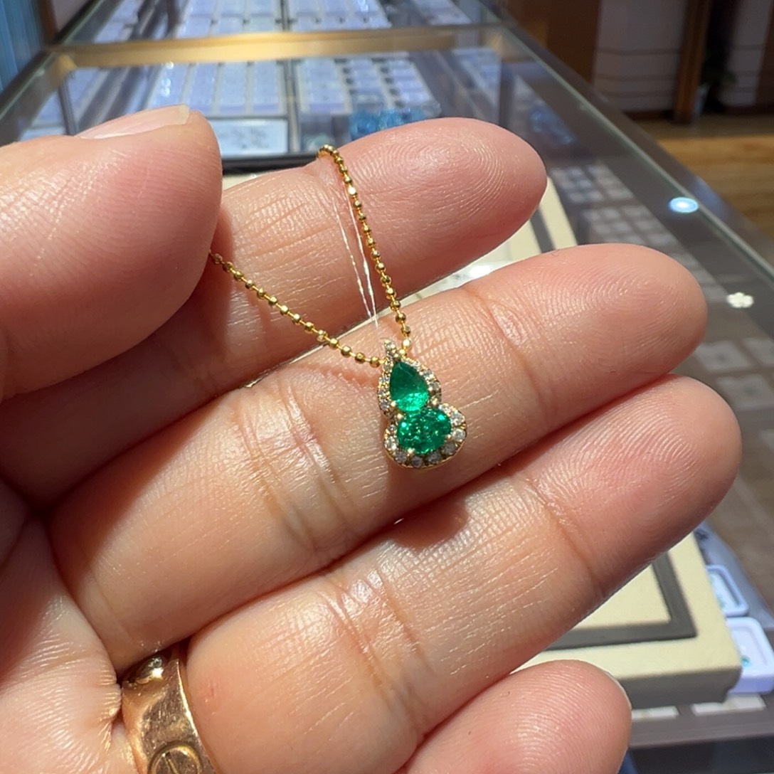 18K金镶嵌祖母绿吊坠(不含链)0.412ct