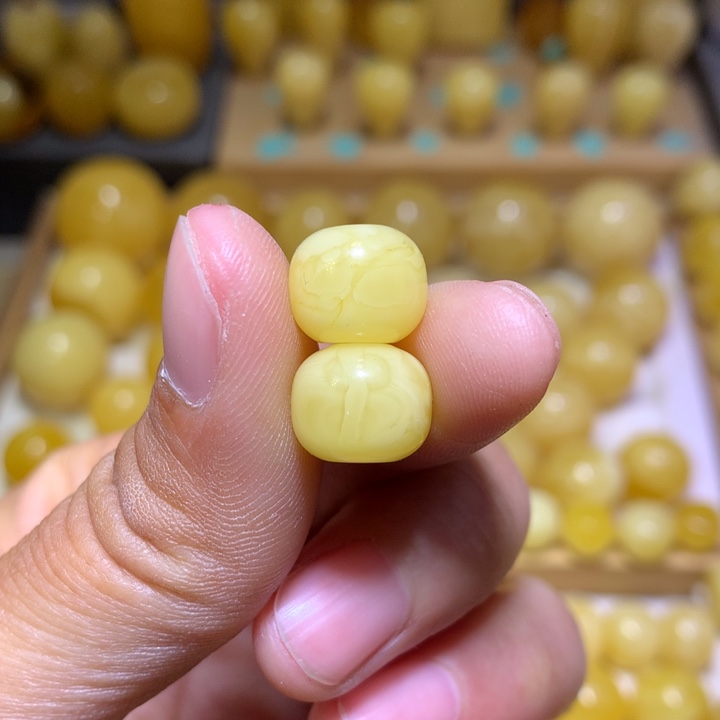 蜜蜡裸石未镶嵌夏*～天然俄料浓白妖花老型11.5