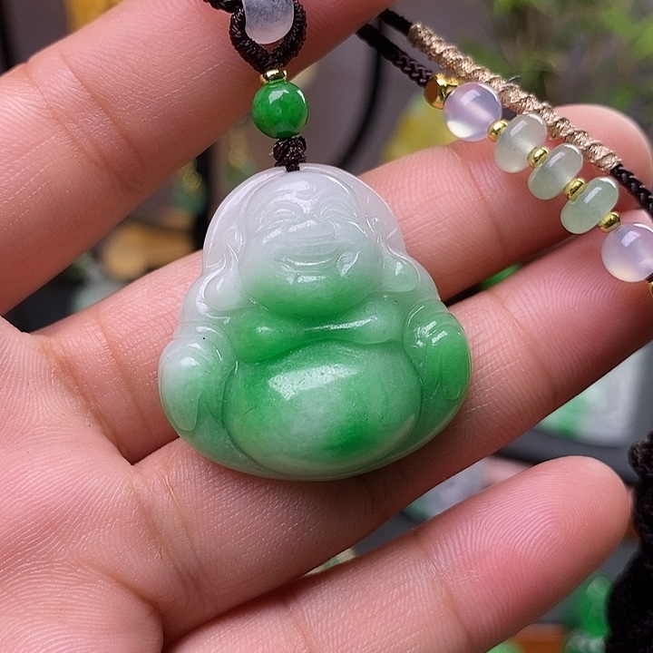 翡翠未镶嵌吊坠(赠链)