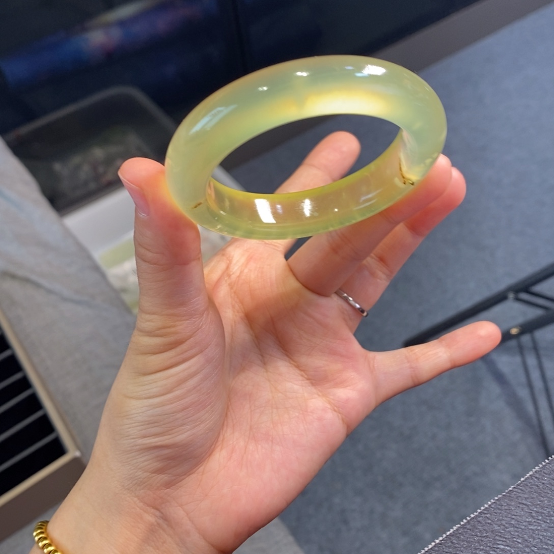 炒****蛇纹石玉未镶嵌手镯