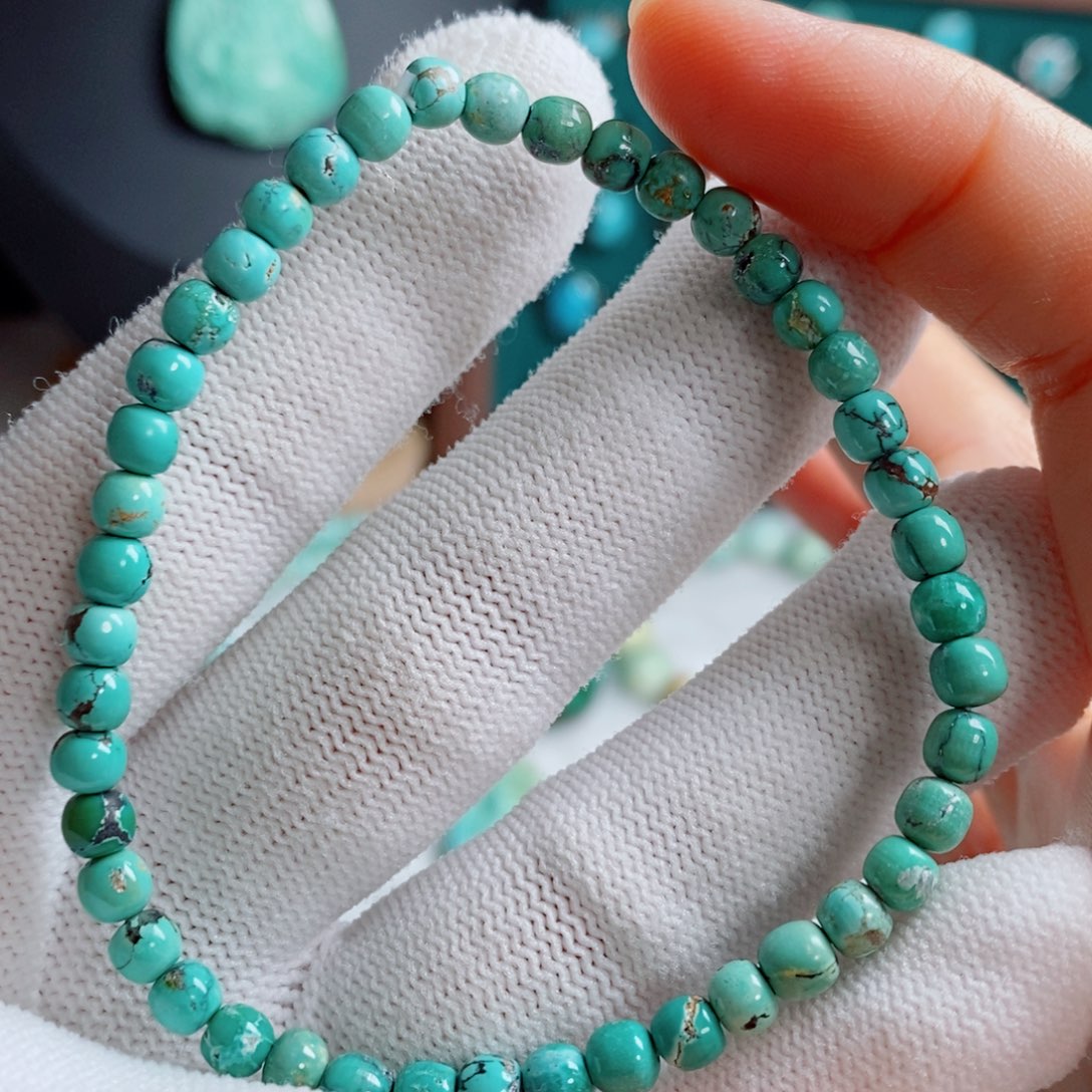 绿松石未镶嵌颈饰