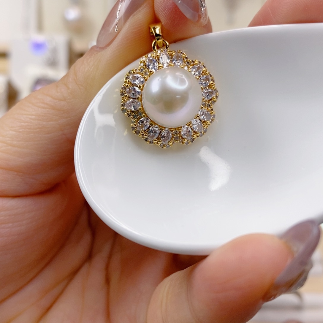 淡水珍珠吊坠(赠链)合金