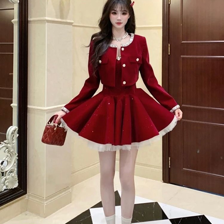 圣诞氛围感小香风长袖外套秋冬新款小个子收腰吊带连衣裙两件套女