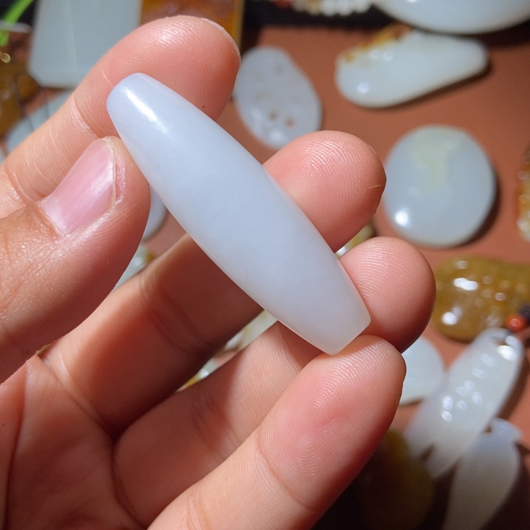 东***罗和田玉未镶嵌颈饰