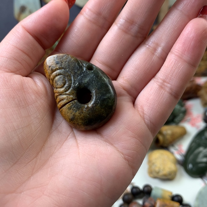 岫岩河磨玉（透闪石质玉）挂件未镶嵌大*