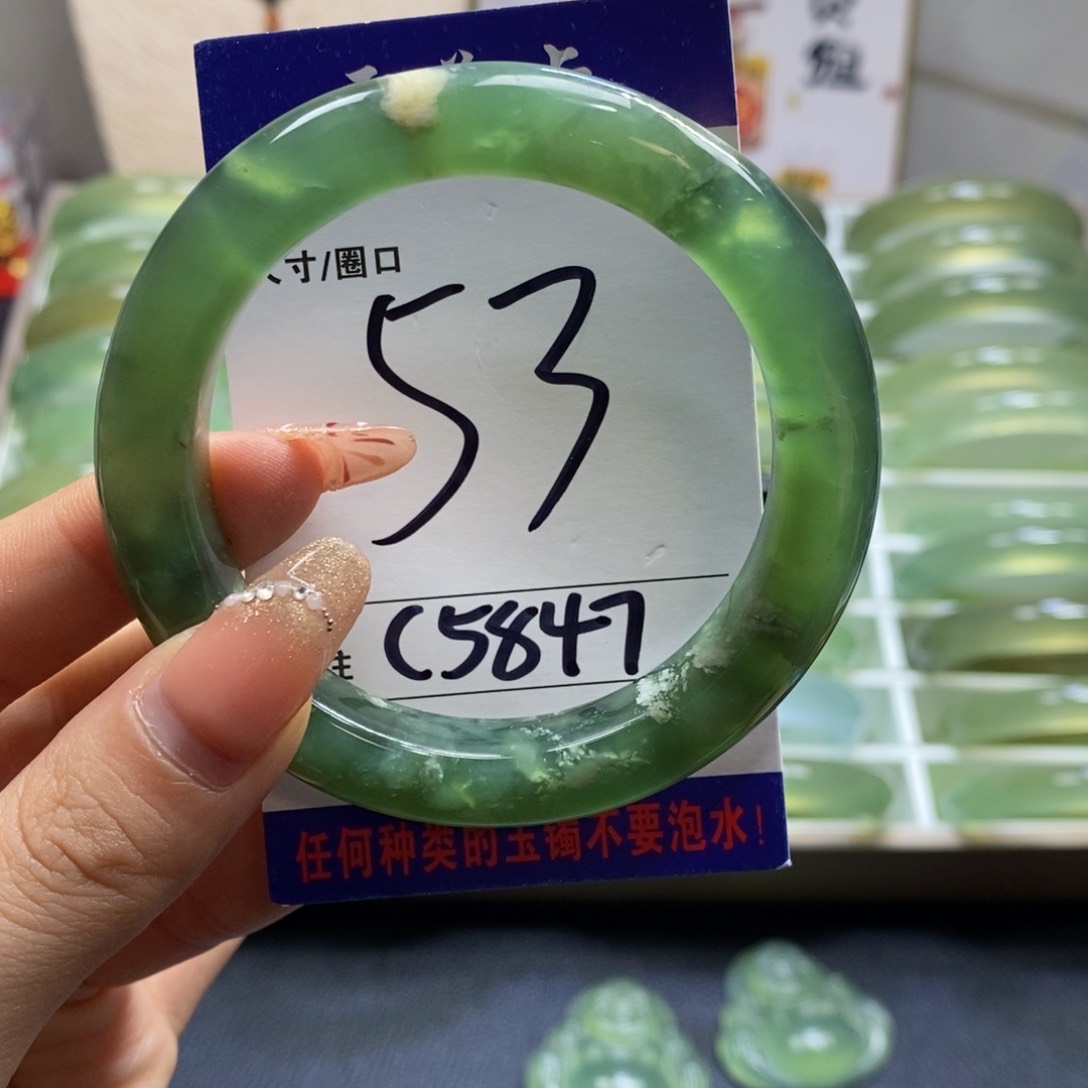 蛇纹石玉手镯未镶嵌