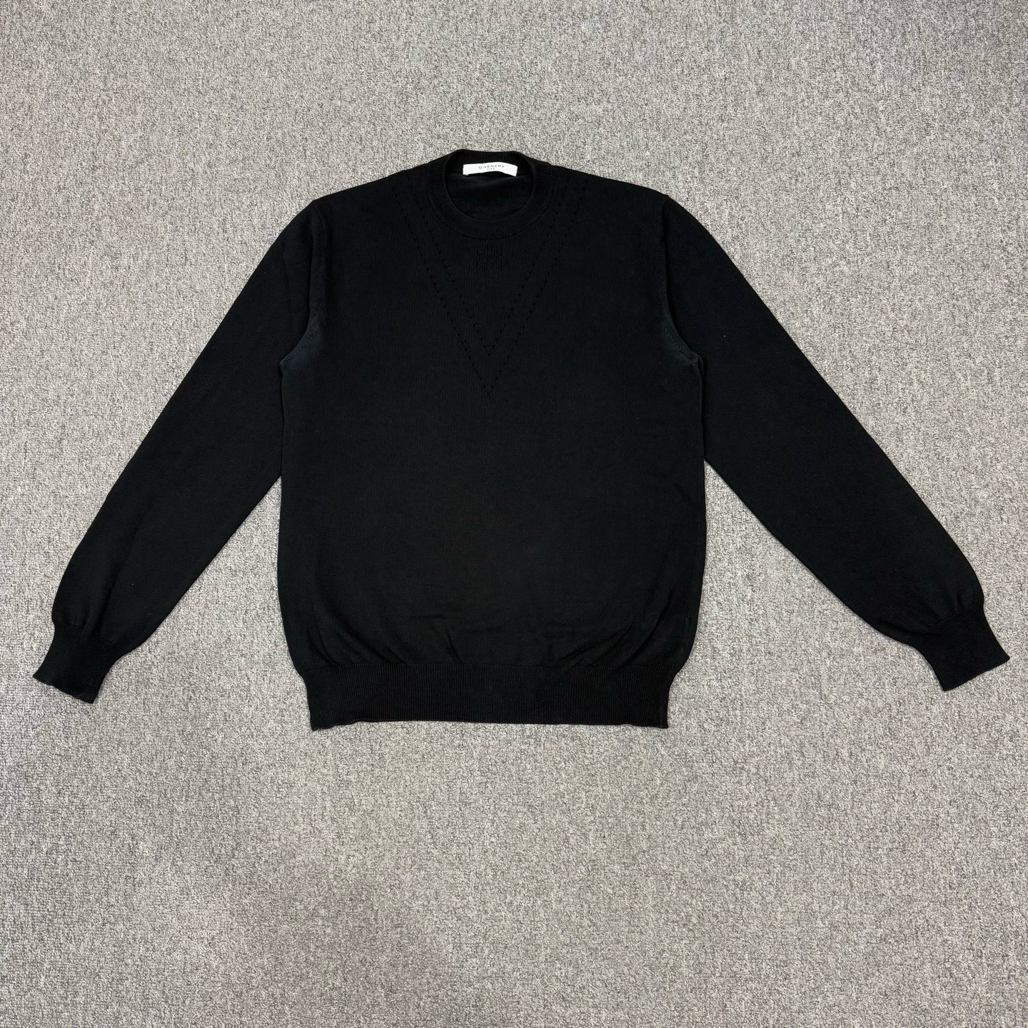95新 Givenchy/纪梵希 18269757纪梵希 黑色羊毛针织长袖 M码95新