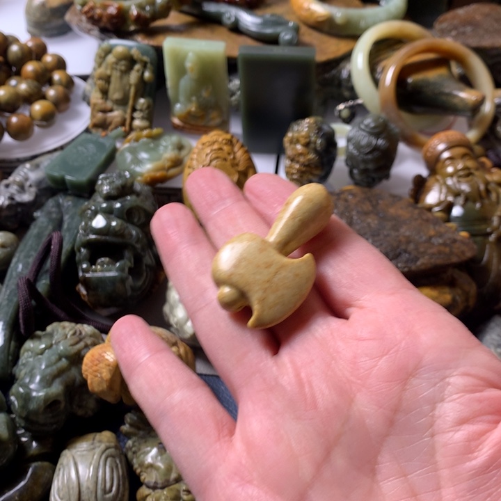 岫岩河磨玉（透闪石质玉）手链未镶嵌