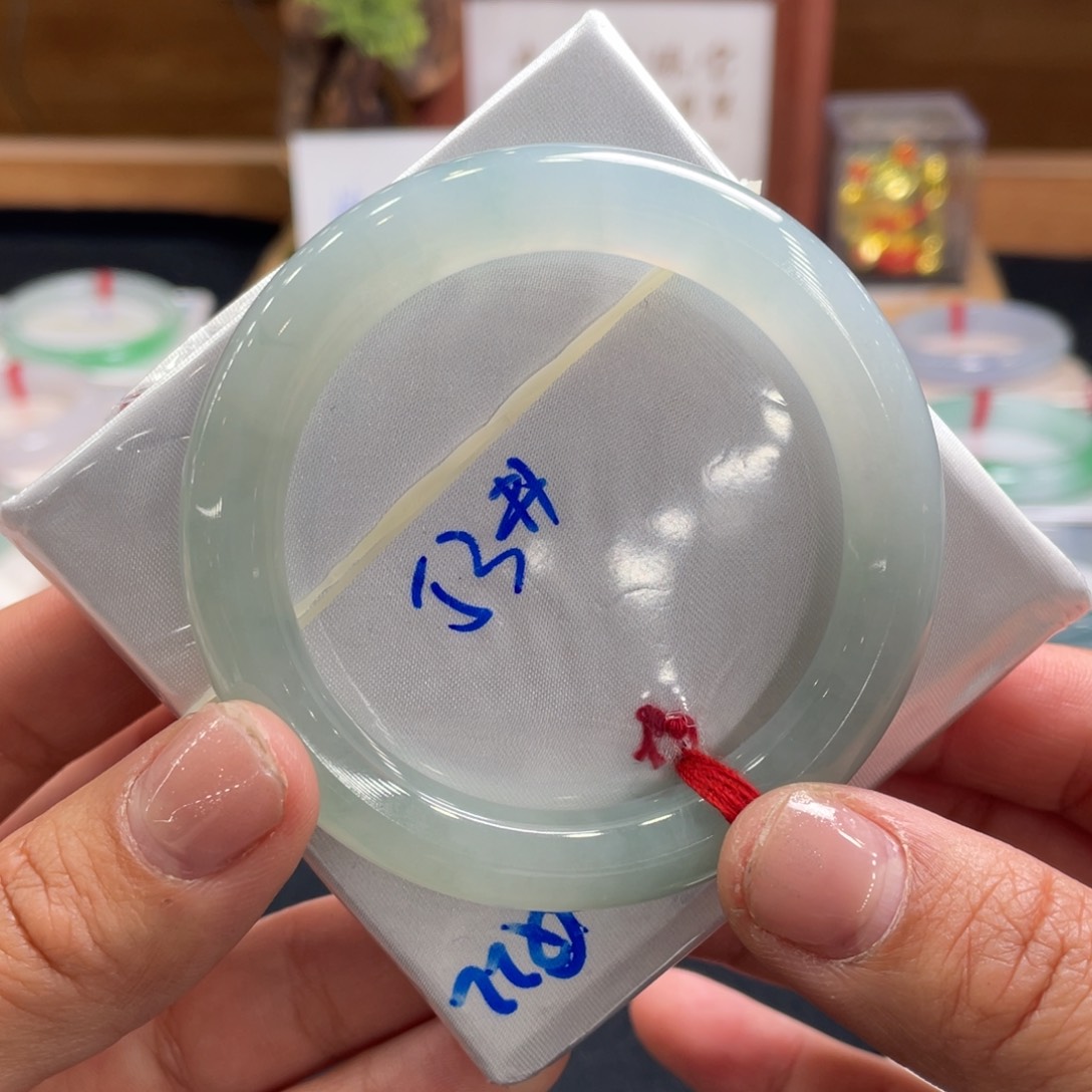 翡翠手镯（圆镯）未镶嵌53圆条